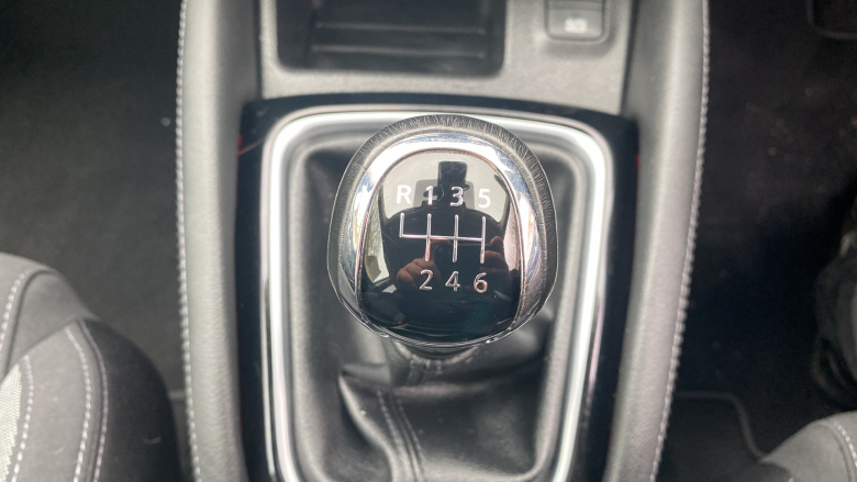 Nissan Qashqai 1.2 DiG-T N-Connecta 5dr Petrol Hatchback